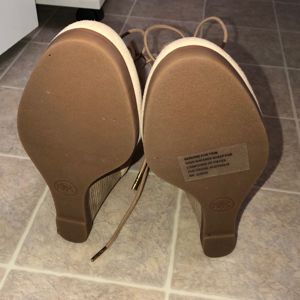 New Michael Kors Leather Wedge Heel Shoe in Tan - Picture 4 of 11
